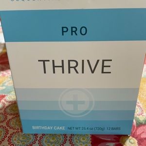 Thrive pro birthday cake bars